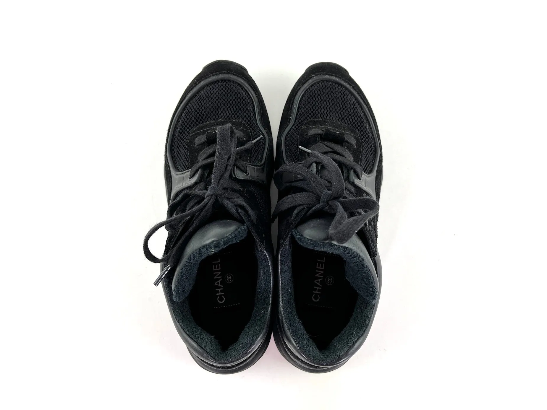 CHANEL Black 2020 Interlocking CC Logo Sneakers 39 8