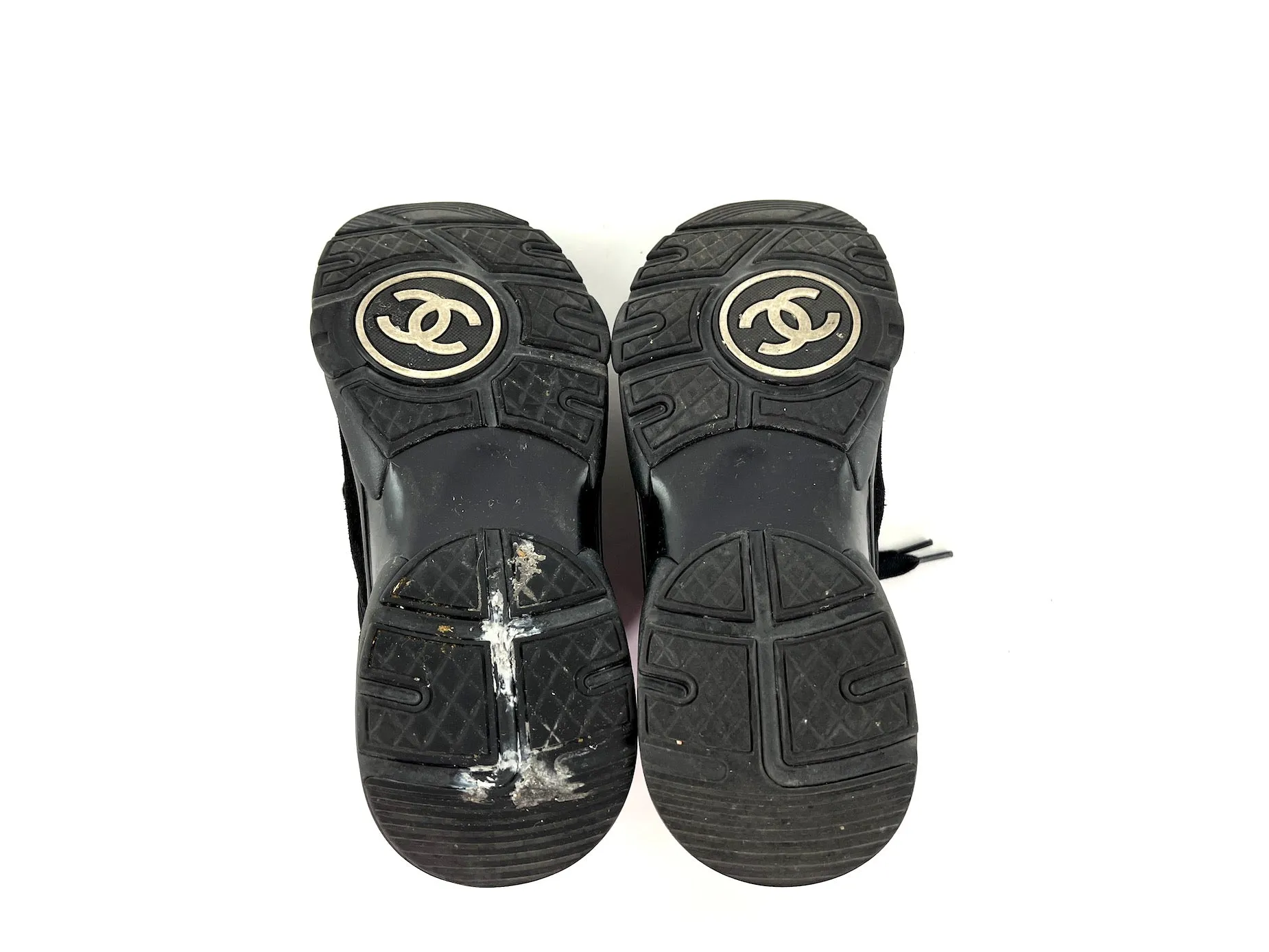 CHANEL Black 2020 Interlocking CC Logo Sneakers 39 8