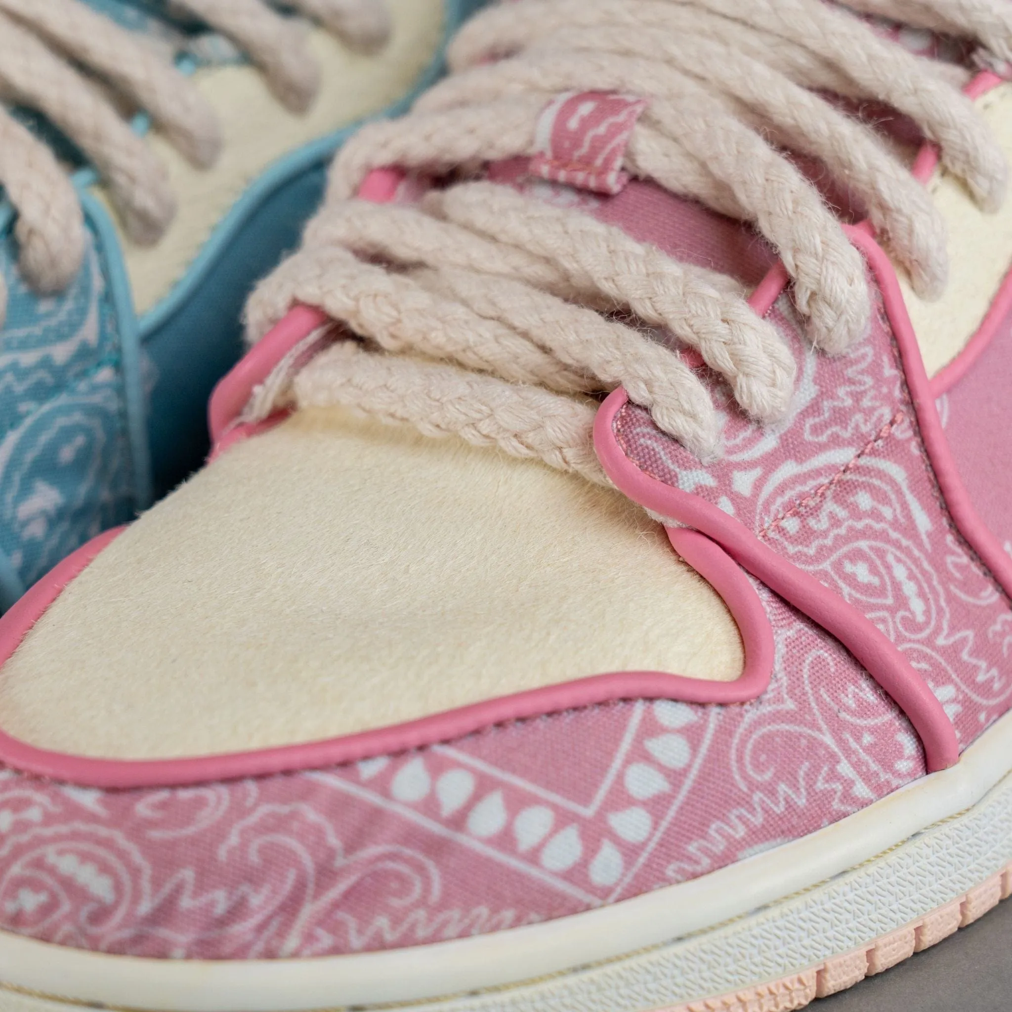 Jordan 1 Low Yankeekicks x Johnnyskicks "Miami Beach 2.0"