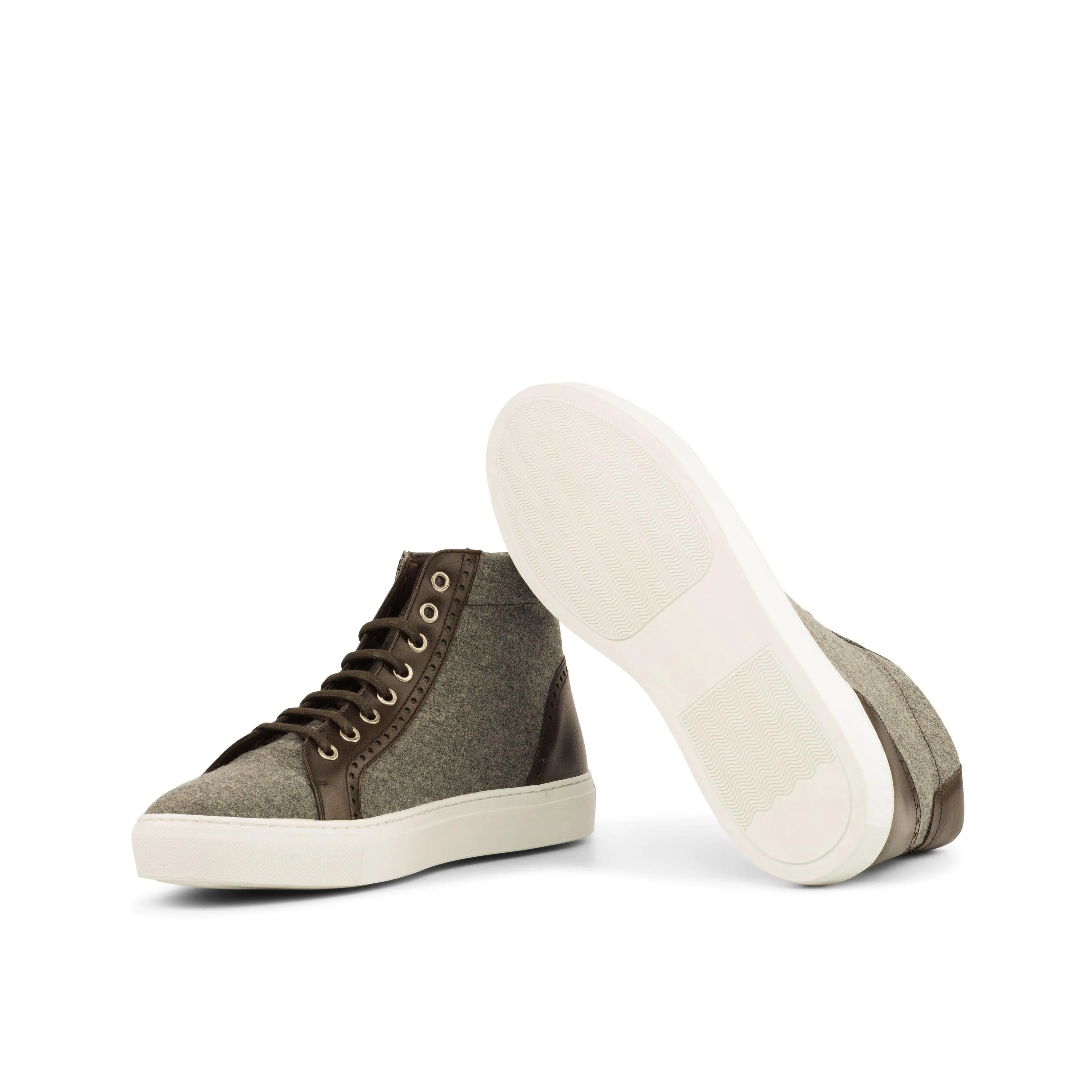 RQ72 High Kicks Sneakers