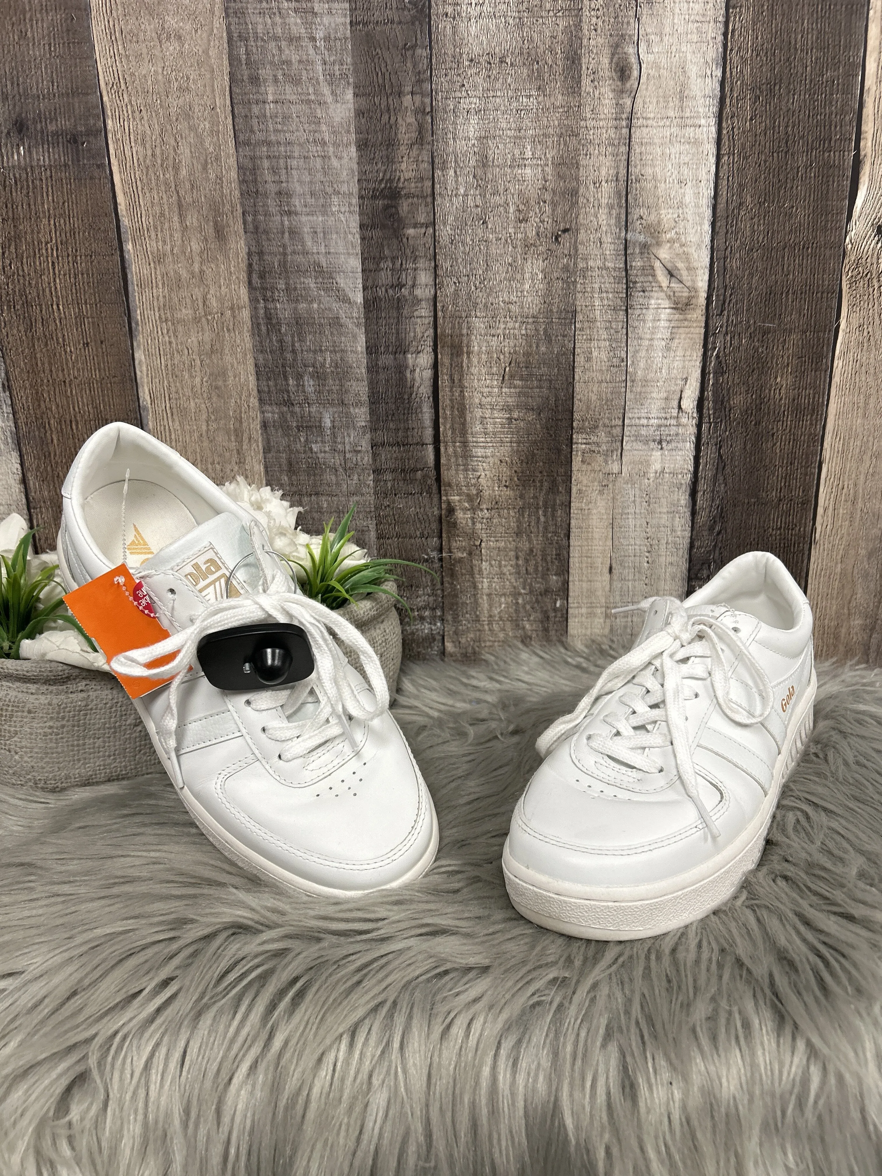 Shoes Sneakers By Gola  Size: 9